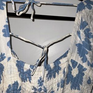 American Eagle Blue and Cream dress with pockets